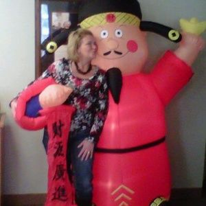 Meet your Posher, Gin Allen